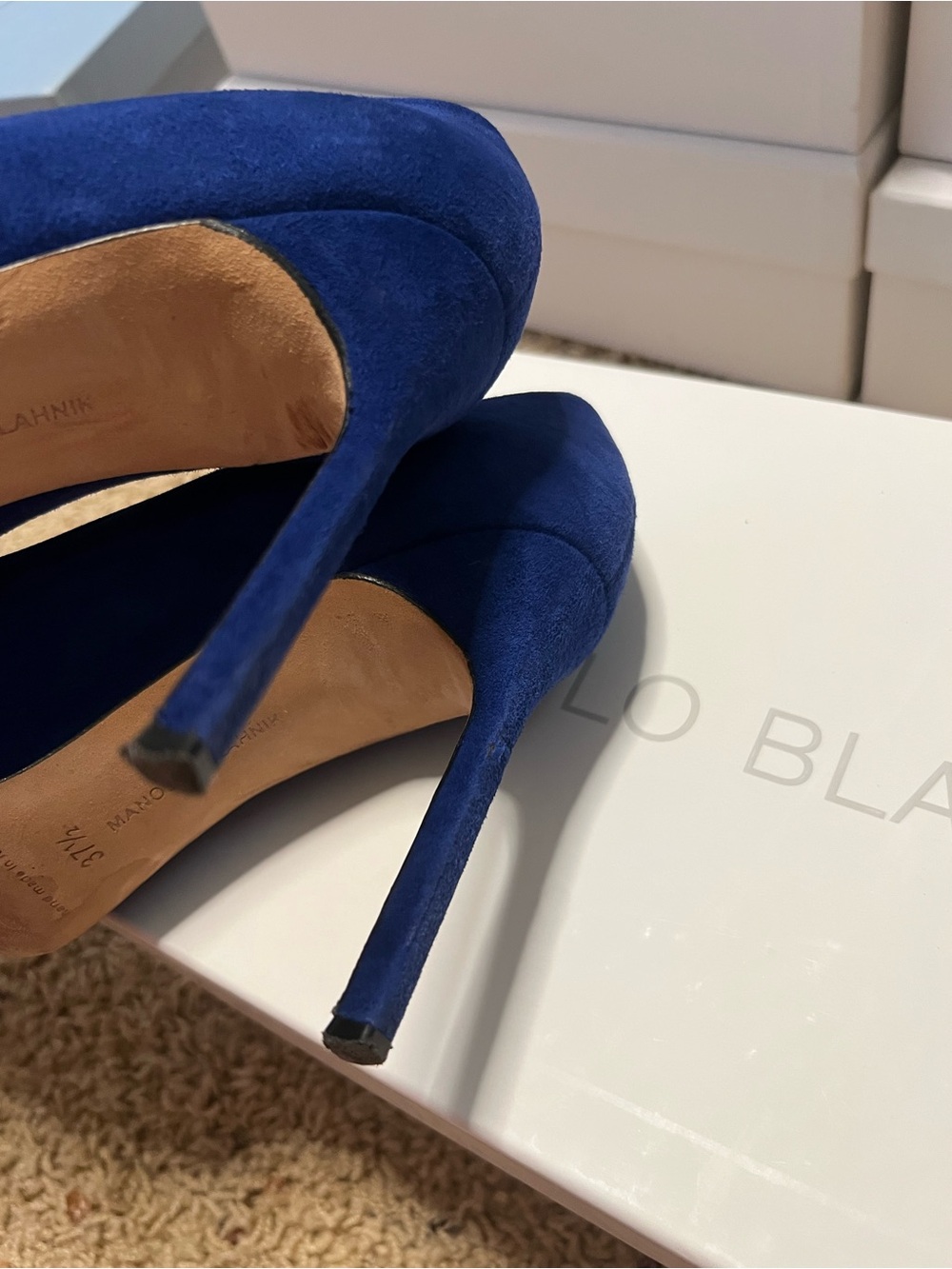 Manolo Blahnik - Vall/Camoscio Cobalt Blue Suede Pointed Toe Pumps - Picture 6 of 7